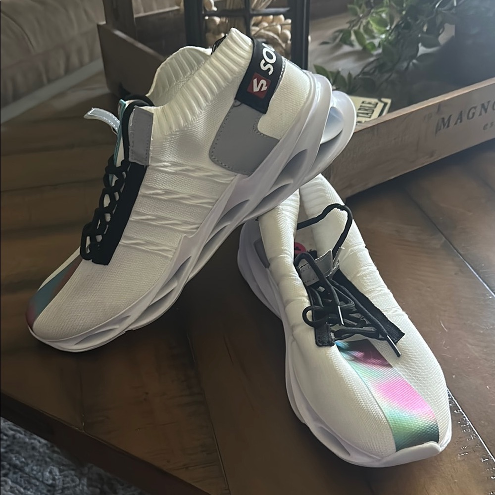 South Pole White and Black Athletic Sneakers size 11 -NEW